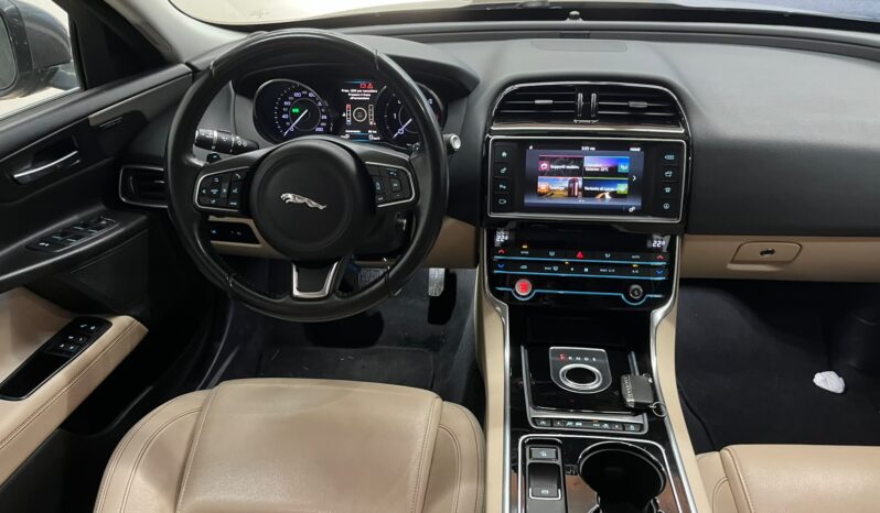 Jaguar XE 2.0 D 180cv Prestige business edition pieno